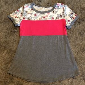 Super cute floral top